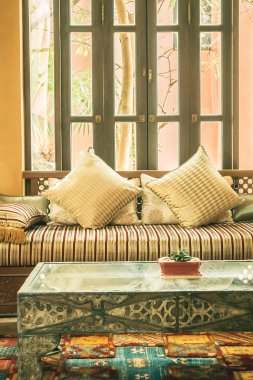 Fas tarzı ile kanepe yastık