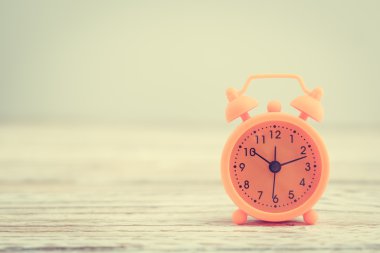 Klasik alarm saati