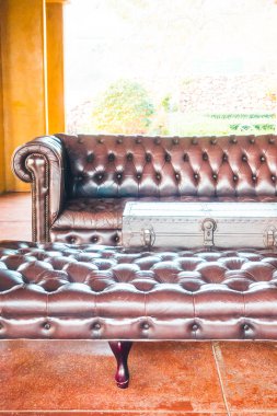 Vintage deri kanepe dekorasyon