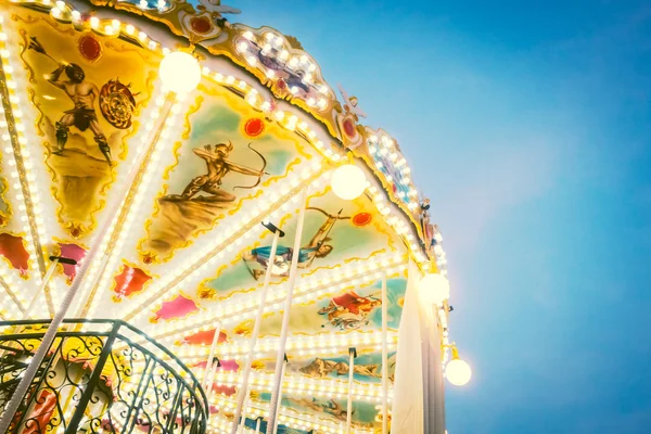 Lunaparktaki atlı karınca.