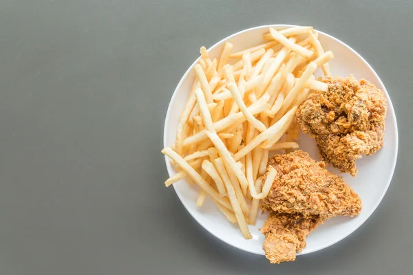 French fries and Fried chicken — Stock Photo, Image