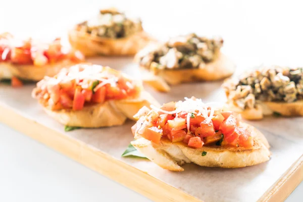 Bruschetta tomate et champignon — Photo