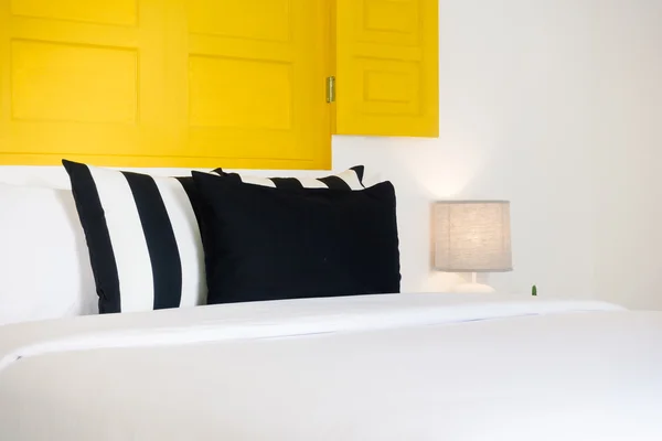 Beautiful luxury pillows on bedroom — Stock Photo, Image