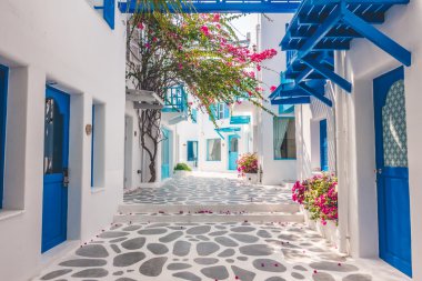 Santorini ve Yunanistan tarzı ile güzel mimari