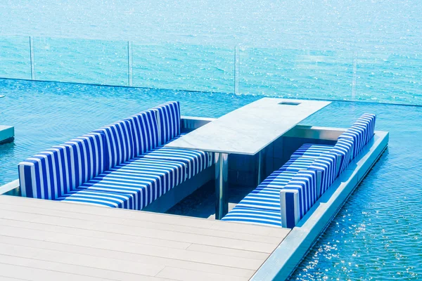 Outdoor deck with beautiful sea — Stock Photo, Image