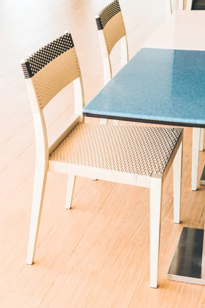 Moderní židle a stůl — Stock fotografie