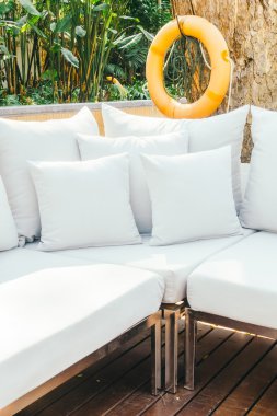Güzel lüks yastıklar Divan
