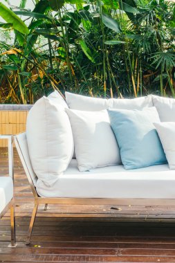 Güzel lüks yastıklar Divan