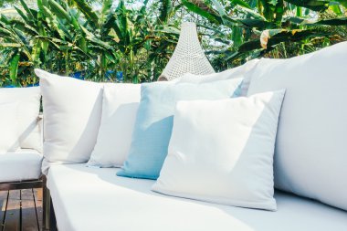 Güzel lüks yastıklar Divan