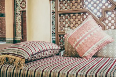 Fas tarzı ile kanepe yastık