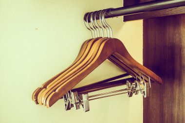 Boş elbise askıları