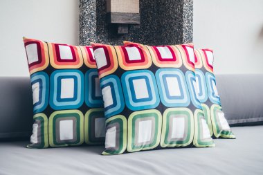 Güzel lüks yastıklar Divan