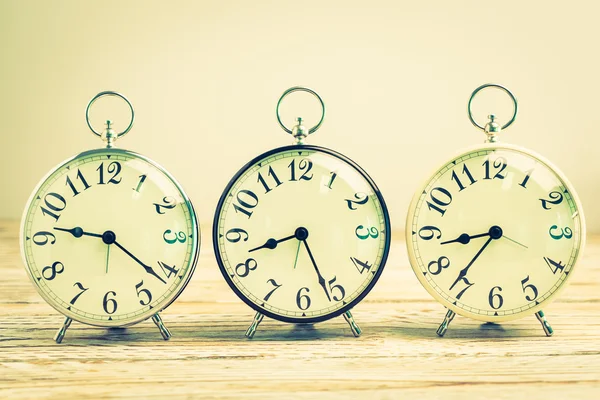 Relógios de alarme clássicos vintage — Fotografia de Stock