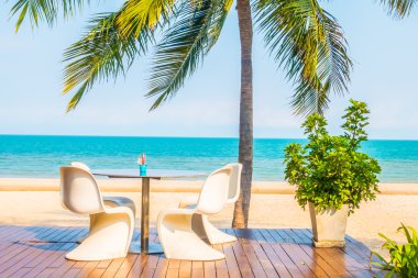 Masa ve sandalyeler açık Manzaralı