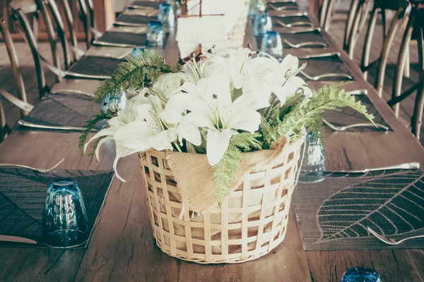 White flowers in vase — Stock Photo, Image