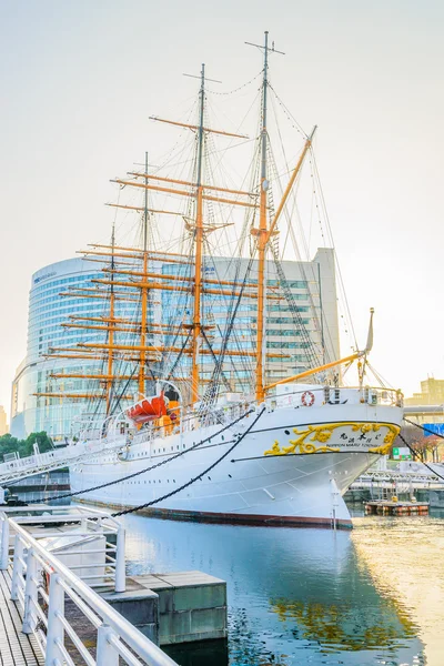 YOKOHAMA, JAPAN - November 24 : Nippon Maru Boat in Yokohama, Ja — Stock Photo, Image