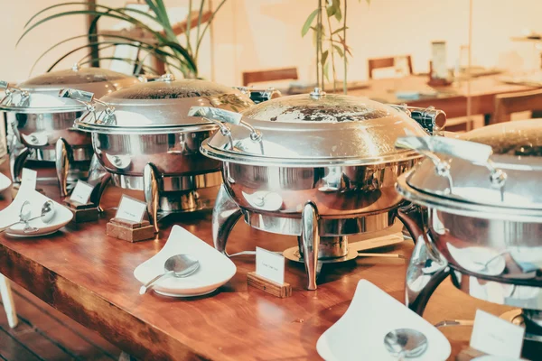 Ontbijtbuffet in het restaurant van hotel catering — Stockfoto