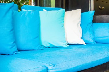 Kanepe dekorasyon güzel yastıklar