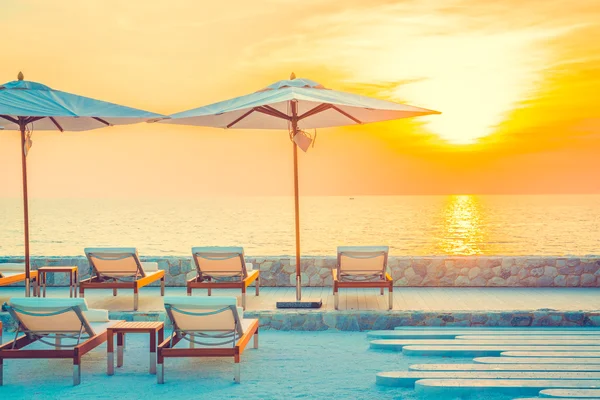 Hotel swimming pool — Stock Photo, Image