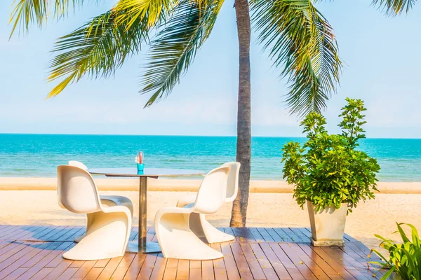 Masa ve sandalyeler açık Manzaralı