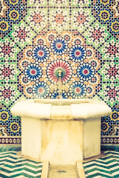 Fountain in morocco style decoration — Stock Photo, Image