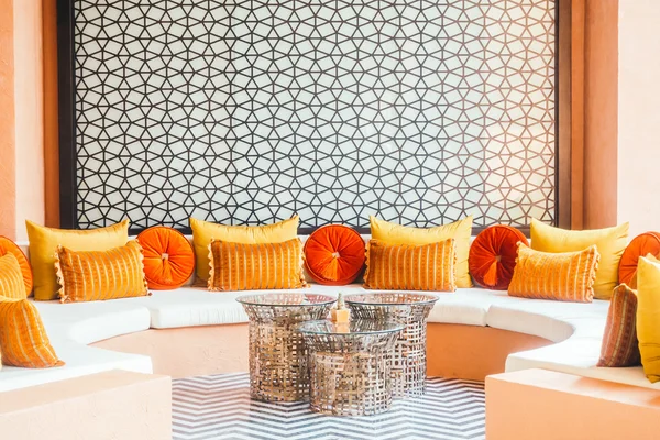 Gyönyörű luxus párnák a kanapén — Stock Fotó