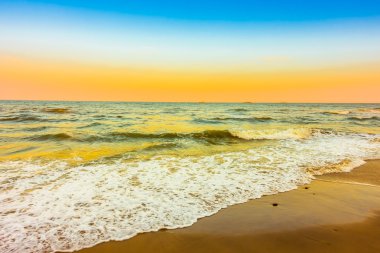 Sahilde güzel deniz