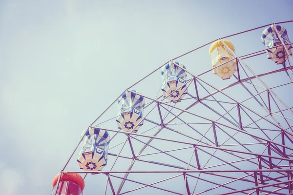 Roue ferris vintage dans le parc — Photo