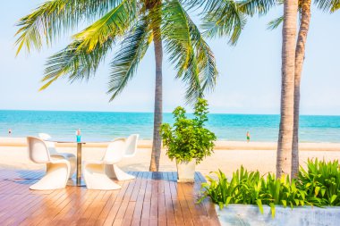 Masa ve sandalyeler açık Manzaralı