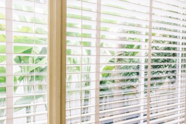 Kör pencere dekorasyon oturma odasında