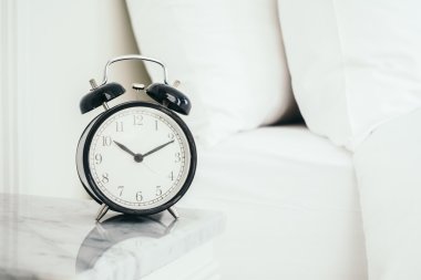 Sabah saat ve alarm