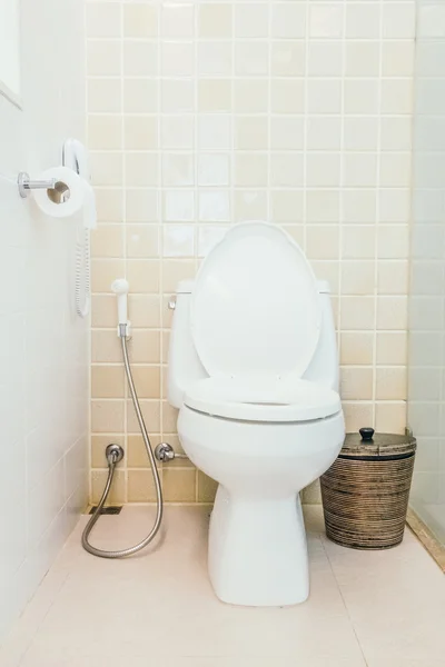 Decoração de toalete no banheiro — Fotografia de Stock