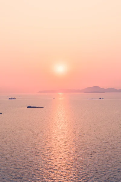 Hermoso atardecer en el mar — Foto de Stock