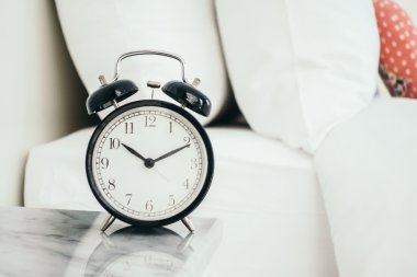 Sabah saat ve alarm