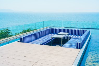 Güzel deniz ile açık güverte