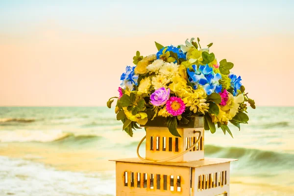 Bouquet flower with sea background — Stock Photo, Image