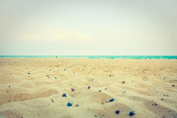 Красивый пустой песок и морской пейзаж — стоковое фото