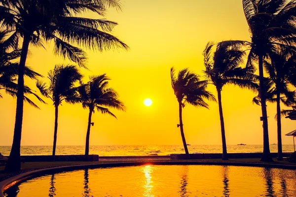 Silhouettes of palm trees with sunset — Stock Photo, Image