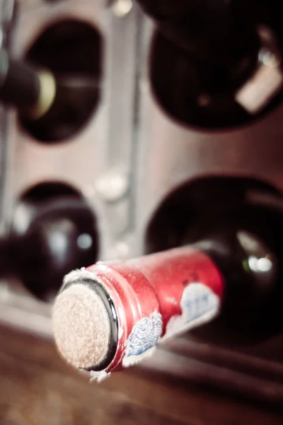Vintage boş şarap şişeleri — Stok fotoğraf