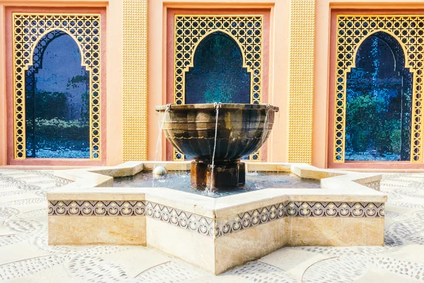 Szökőkút víz marokkói stílusú — Stock Fotó