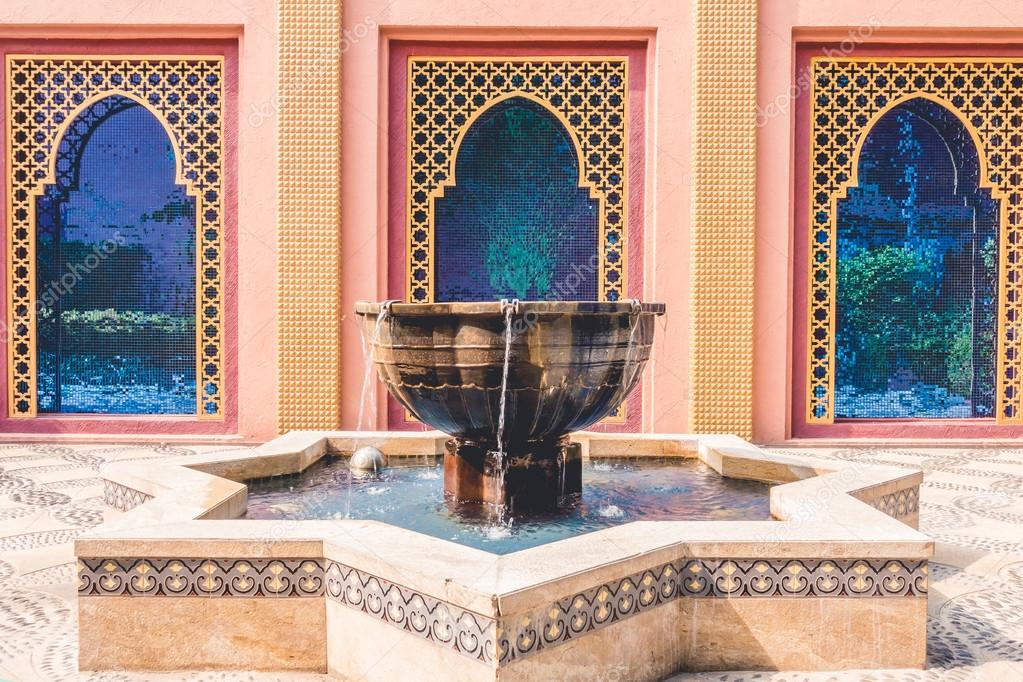 Eau De La Fontaine Avec Style Maroc Photographie