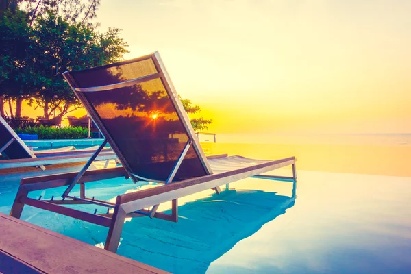 Güzel lüks otel Yüzme Havuzu resort — Stok fotoğraf