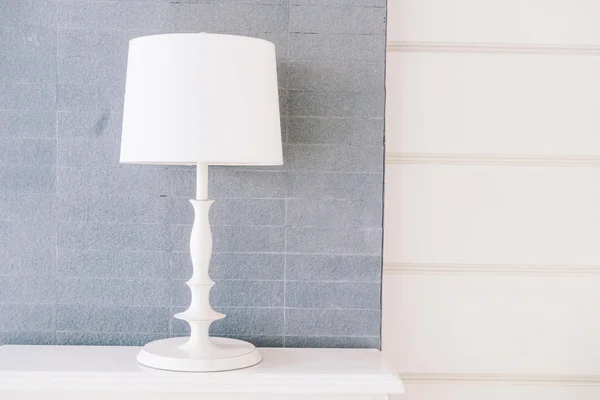 Oturma odasında ışık lamba dekorasyon — Stok fotoğraf
