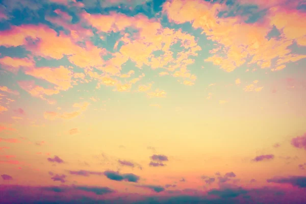 Schöne alte Wolken am Himmel — Stockfoto