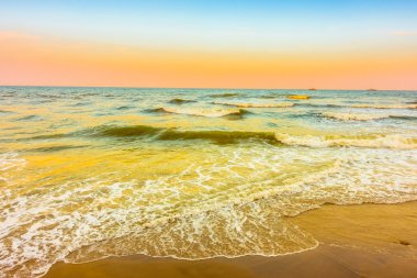 Sahilde güzel deniz