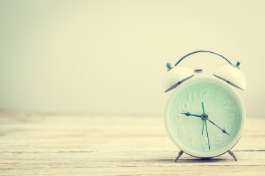 Klasik alarm saati