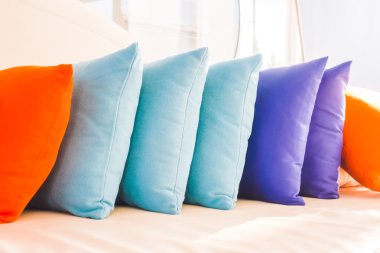 Güzel lüks yastıklar Divan