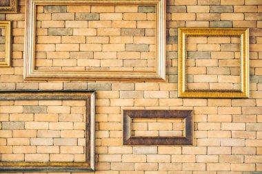 Duvardaki boş fotoğraf çerçevesi