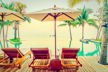 Şemsiye ve sandalye Havuzu