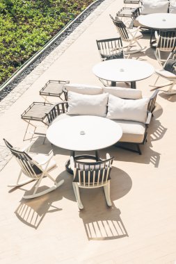 Modern sandalye ve masa